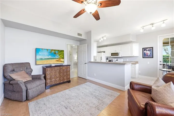 300 L Ambiance Cir 102, Naples, Florida 34108