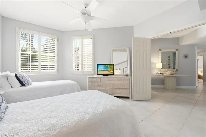 300 L Ambiance Cir 102, Naples, Florida 34108