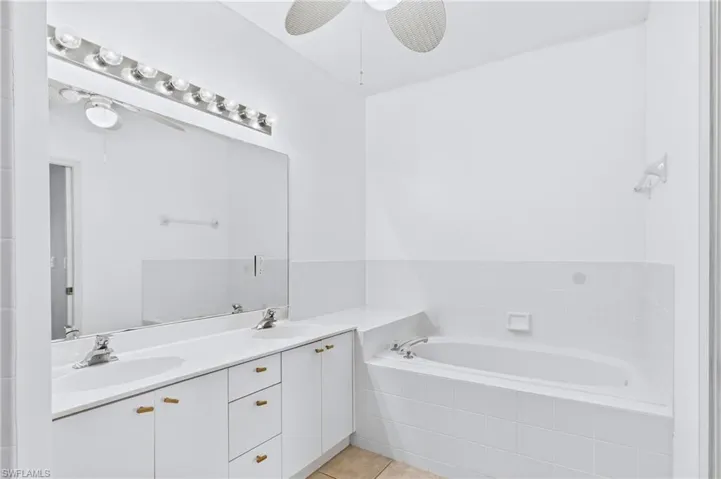 Dual bathing options provide flexibility for every lifestyle.