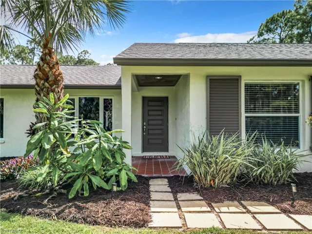 Welcome Home! Front porch and entry.