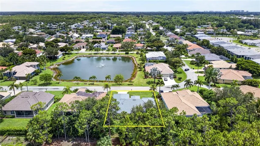 25020 Divot Dr, Bonita Springs, Florida 34135