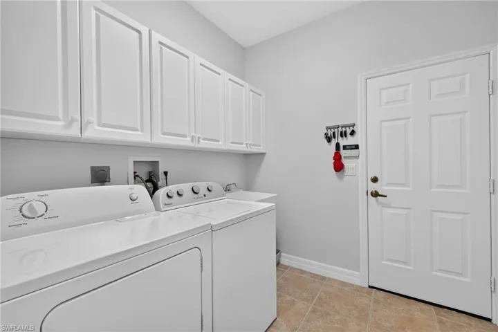 25020 Divot Dr, Bonita Springs, Florida 34135