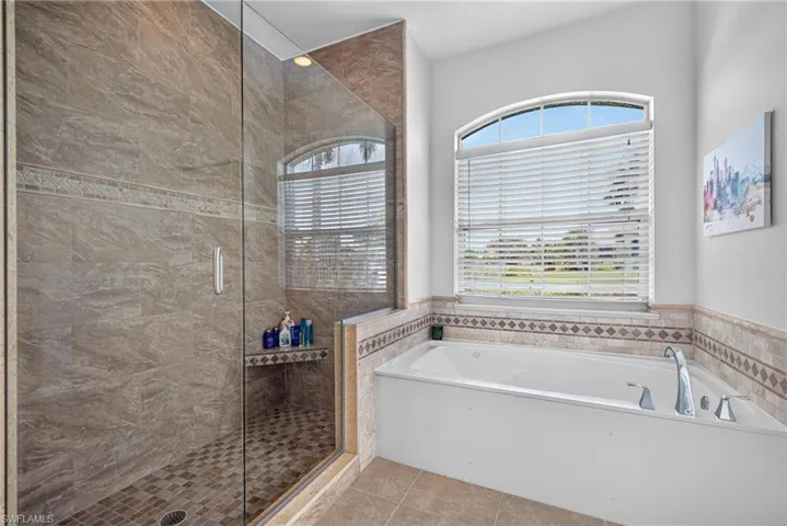 25020 Divot Dr, Bonita Springs, Florida 34135