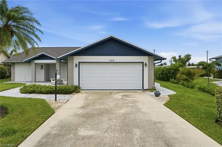 132 Bordeaux Cir, Naples, Florida 34112