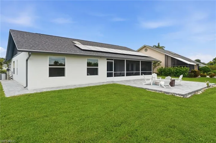 132 Bordeaux Cir, Naples, Florida 34112