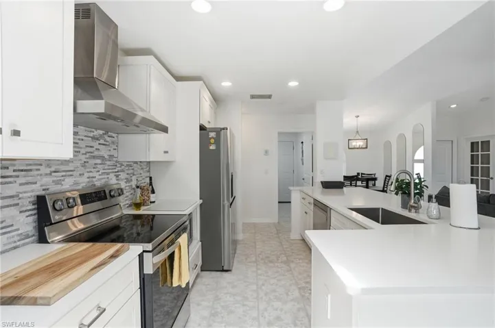 132 Bordeaux Cir, Naples, Florida 34112