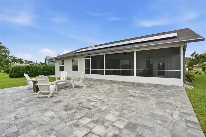 132 Bordeaux Cir, Naples, Florida 34112