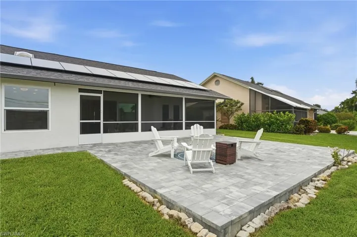 132 Bordeaux Cir, Naples, Florida 34112