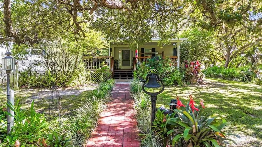 1432  Silver Lake  RD, Labelle, FL 33935