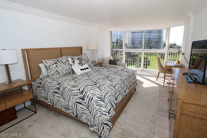 4041  Gulf Shore N BLVD, Naples, FL 34103