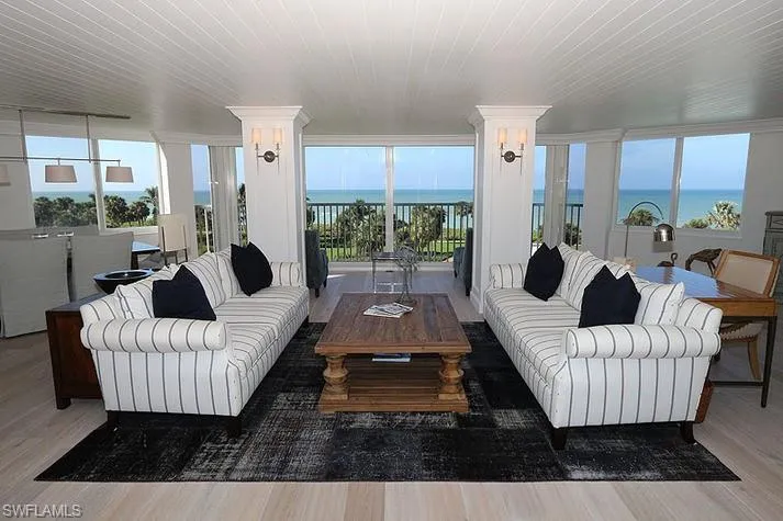 4041  Gulf Shore N BLVD, Naples, FL 34103