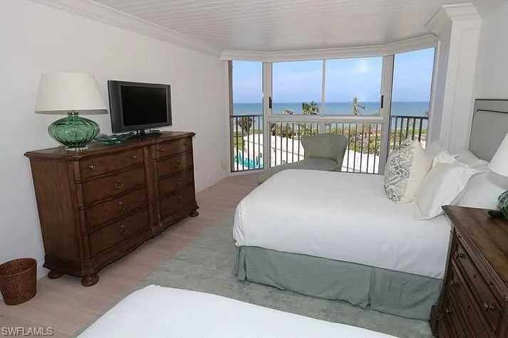 4041  Gulf Shore N BLVD, Naples, FL 34103