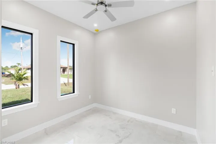 Empty room with ceiling fan