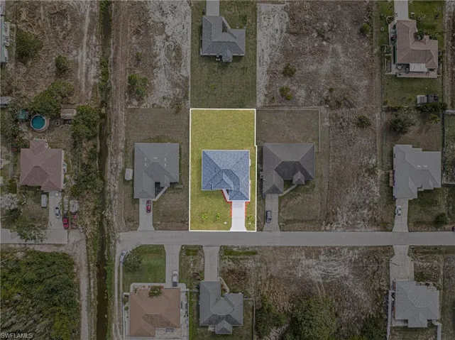 Birds eye view of property