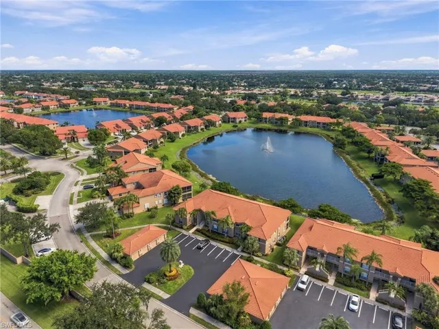 6560 Huntington Lakes Cir 104, Naples, Florida 34119