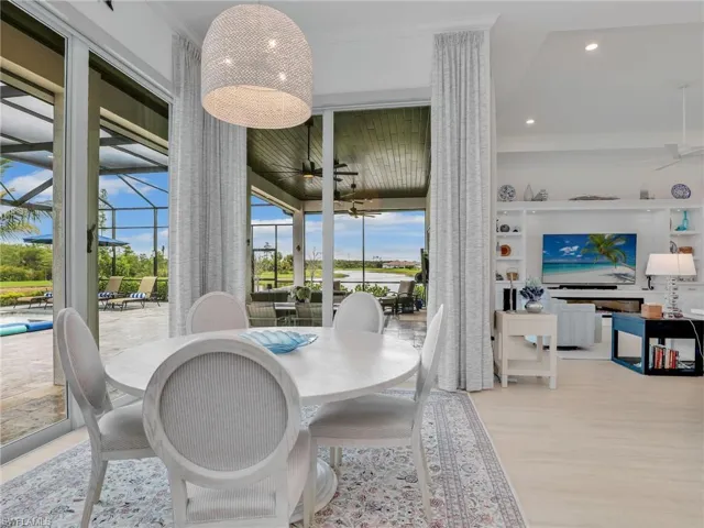 Eat-in Kitchen - Beautiful Views!