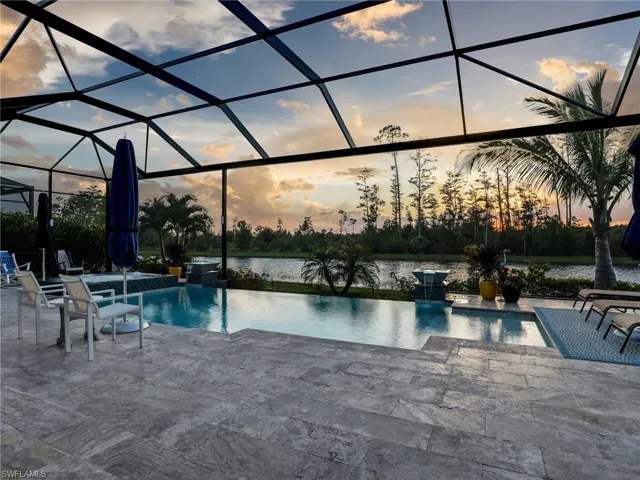 Pool at Dusk - Picture View Screen