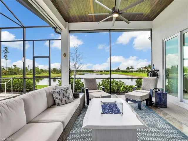 Covered Lanai w/ Wood Ceiling & Fans