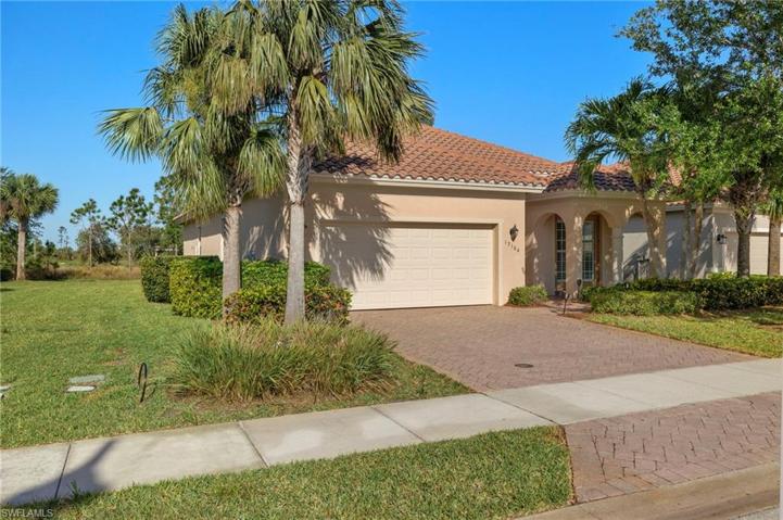 Large side yard