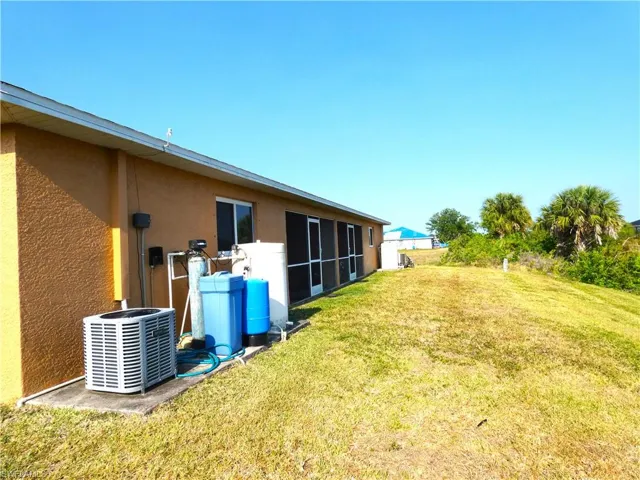 2011-2013 NE 17th  TER, Cape Coral, FL 33909