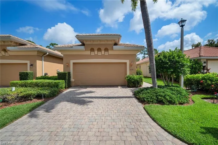 8519  Chase Preserve  DR, Naples, FL 34113