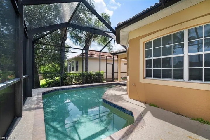 8519  Chase Preserve  DR, Naples, FL 34113