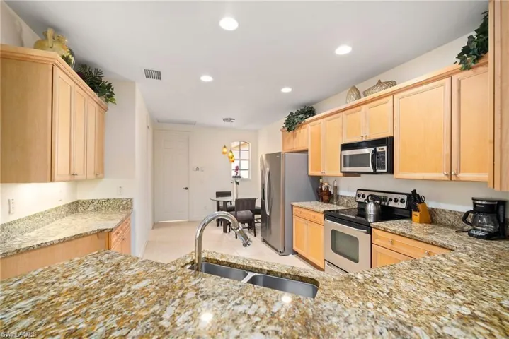 8519  Chase Preserve  DR, Naples, FL 34113
