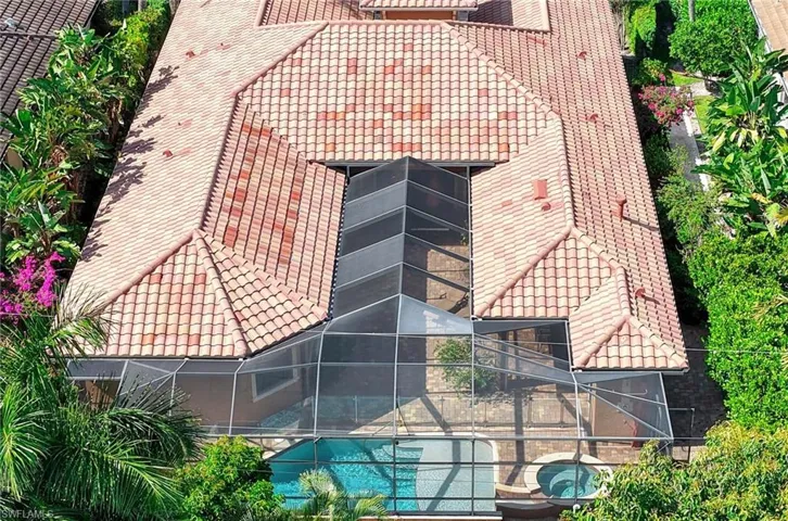 672  Fairway  TER, Naples, FL 34103