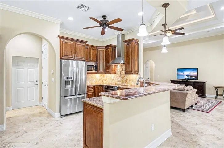 672  Fairway  TER, Naples, FL 34103