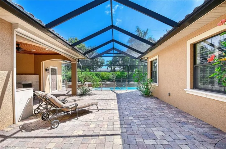 672  Fairway  TER, Naples, FL 34103