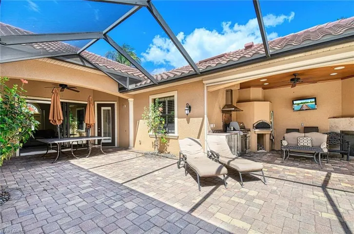 672  Fairway  TER, Naples, FL 34103