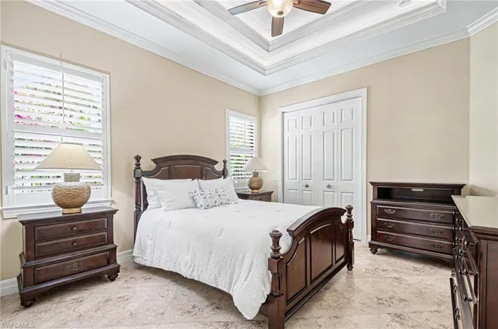 672  Fairway  TER, Naples, FL 34103