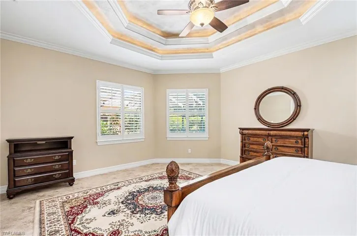 672  Fairway  TER, Naples, FL 34103