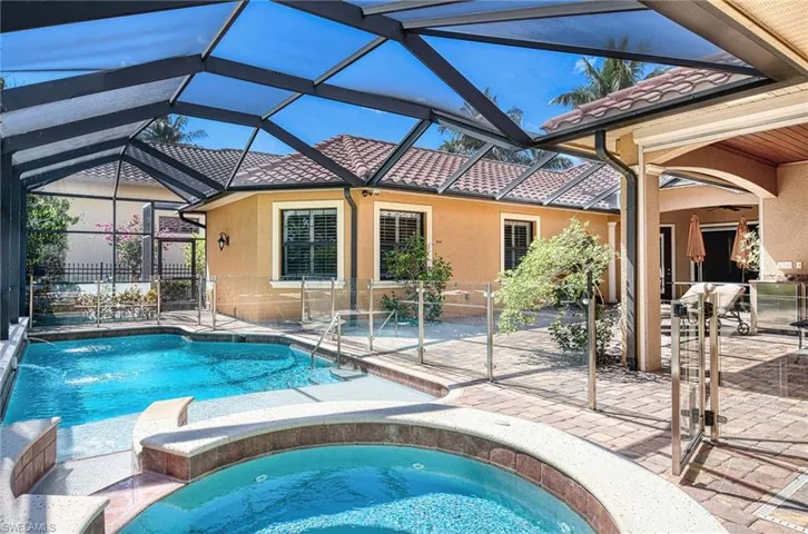 672  Fairway  TER, Naples, FL 34103