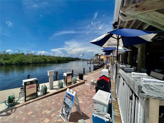 Outdoor Bar at Cape Harbour