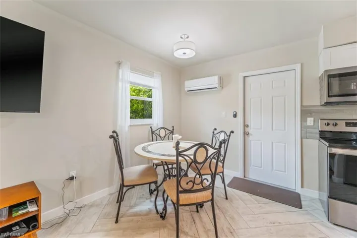 3365 Estey Ave, Naples, Florida 34104
