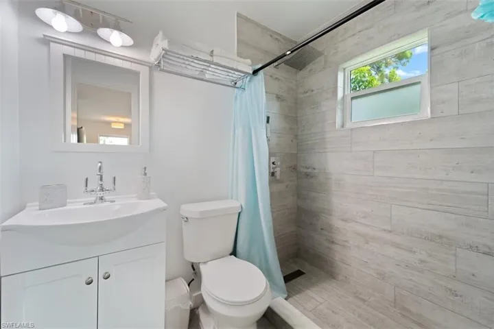 3365 Estey Ave, Naples, Florida 34104