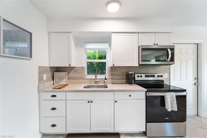 3365 Estey Ave, Naples, Florida 34104