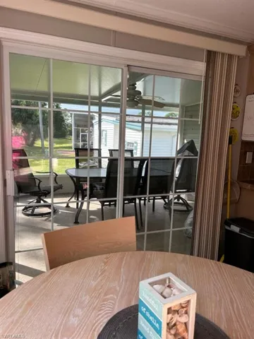 Breakfast Nook looking out at screened lanai