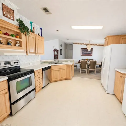 2520  Brownell  CT, North Fort Myers, FL 33917