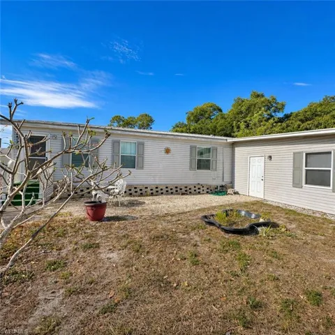 2520  Brownell  CT, North Fort Myers, FL 33917