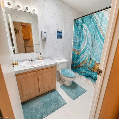 2520  Brownell  CT, North Fort Myers, FL 33917