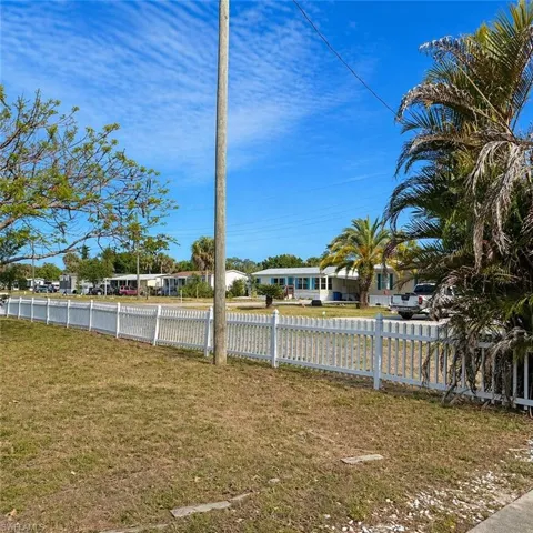 2520 Brownell Ct, North Fort Myers, Florida 33917