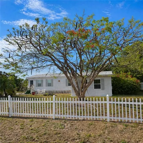 2520 Brownell Ct, North Fort Myers, Florida 33917