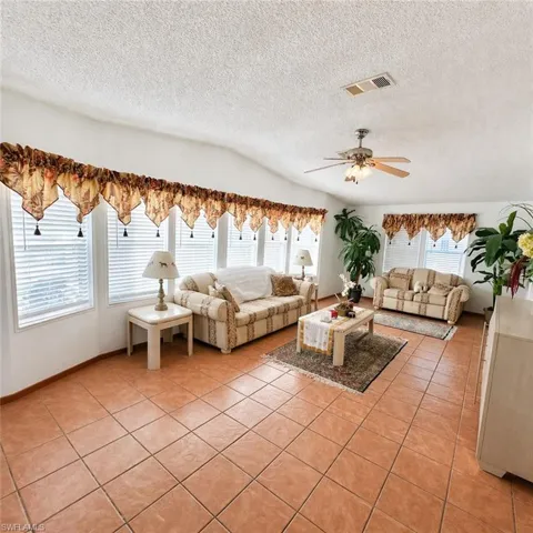 2520  Brownell  CT, North Fort Myers, FL 33917
