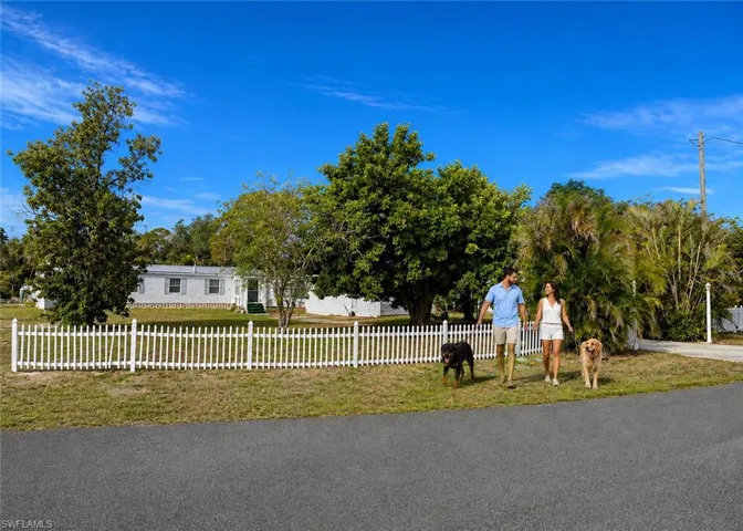 2520 Brownell Ct, North Fort Myers, Florida 33917