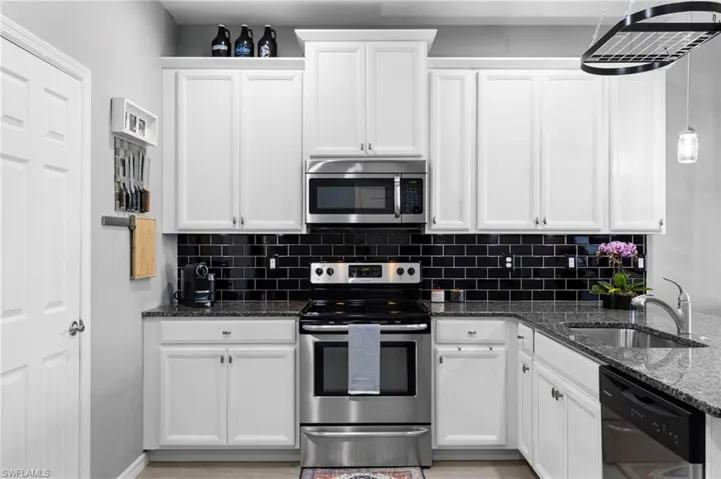 Kitchen - view 2