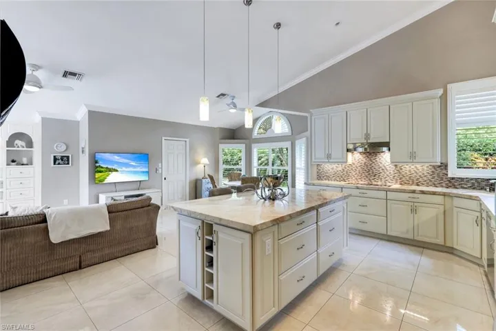 6619 Trident Way, Naples, Florida 34108