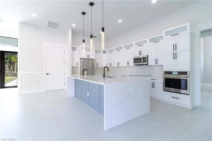 2583  18th SE AVE, Naples, FL 34117