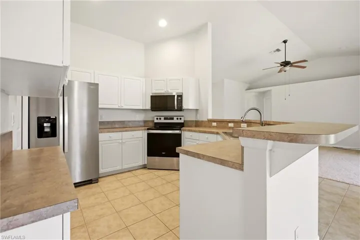 2600 Sw 1st St, Cape Coral, Florida 33991